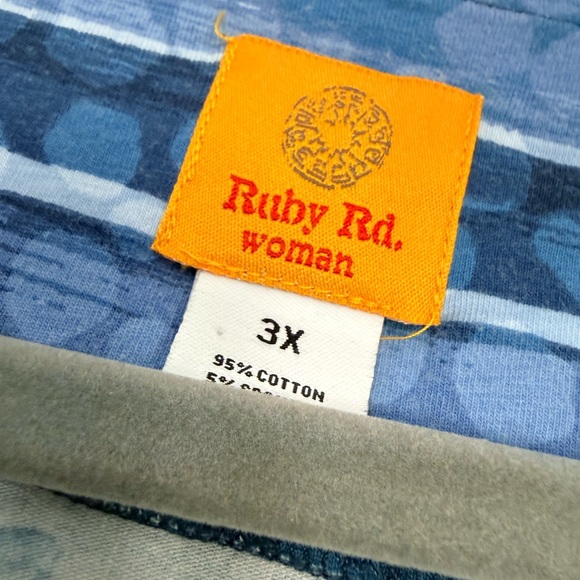 4/$25 • Rudy Rd. Stud Detail 3/4 Sleeve Top - Picture 4 of 4